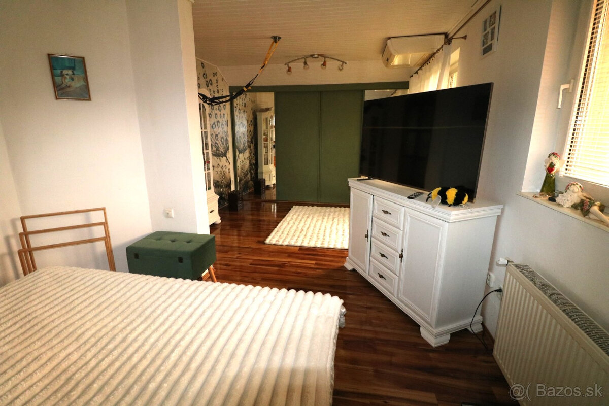 PREDAJ RODINNÝ DOM S BAZÉNOM A PRIESTOROM NA PODNIKANIE - 16