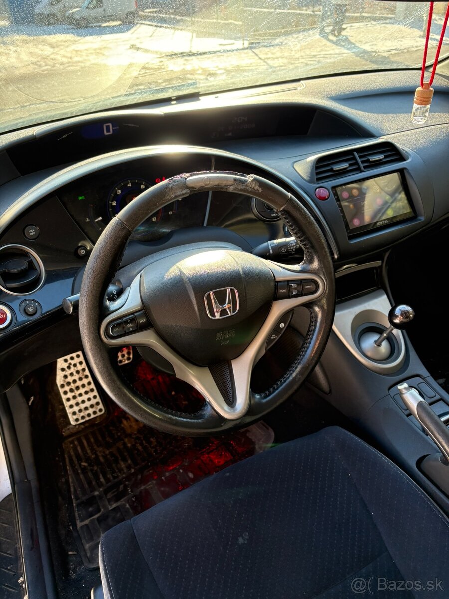 Honda Civic 1.8 i-VTEC 2007 Brezno - 16