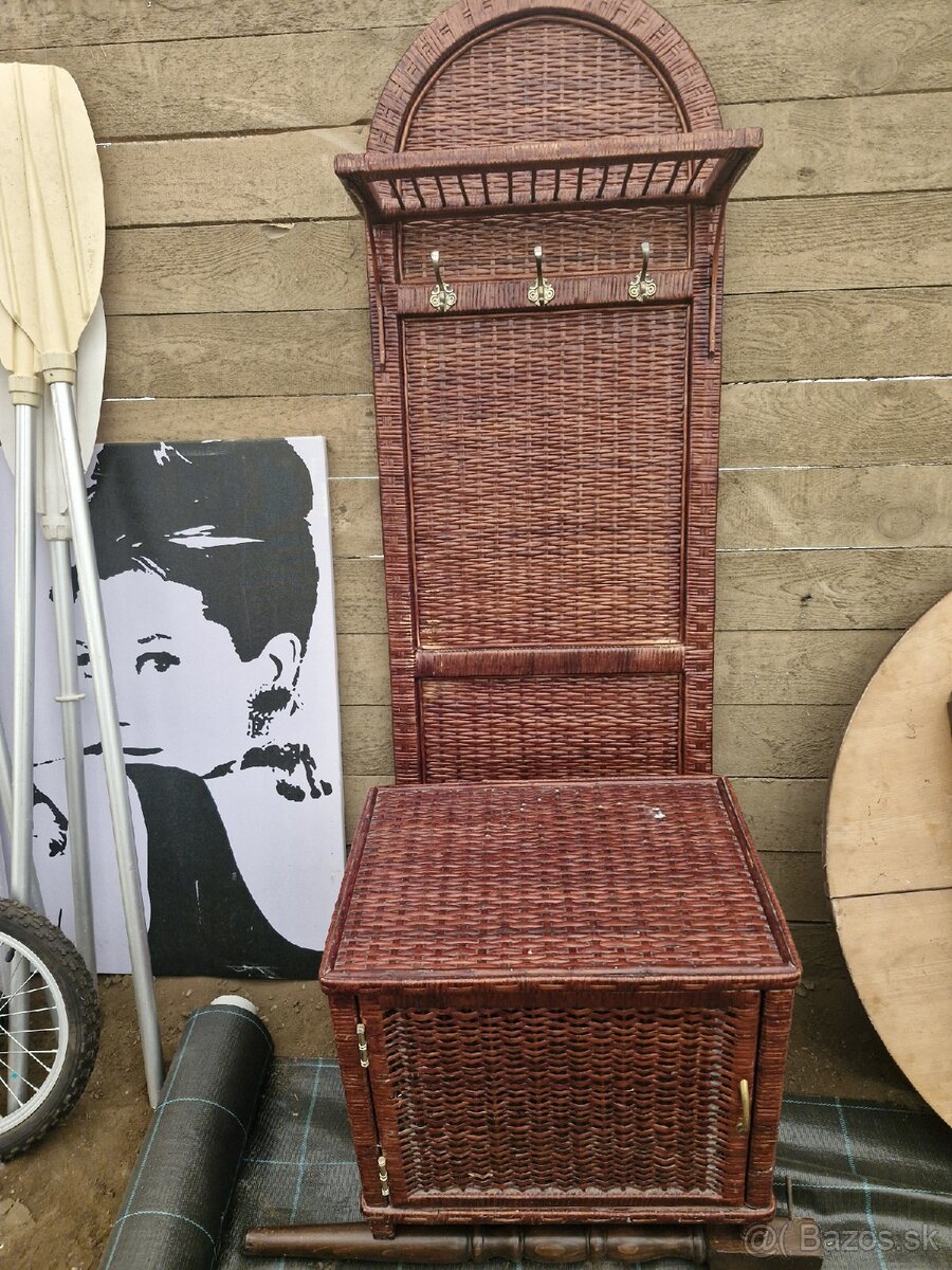 Kresla stoly stoličky - 16