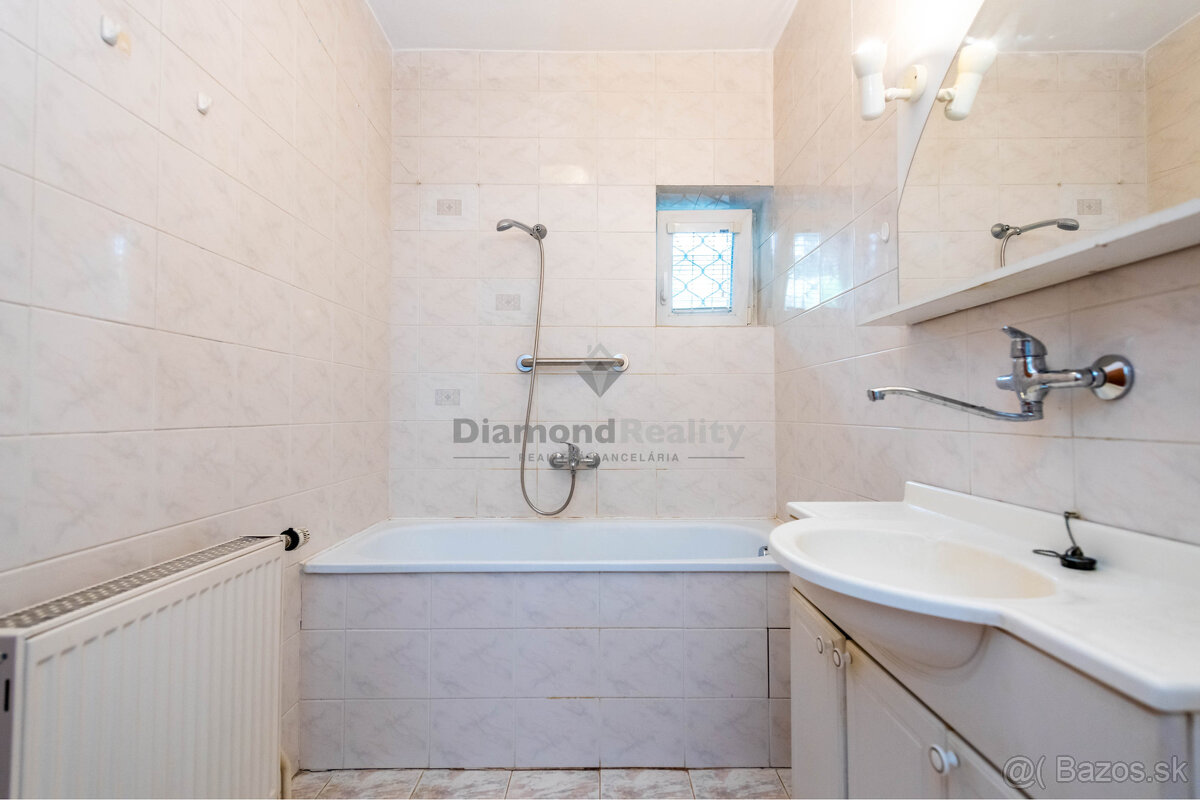 REZERVOVANÉ Predaj RD sprostredkuje realitný maklér Patrik - 16