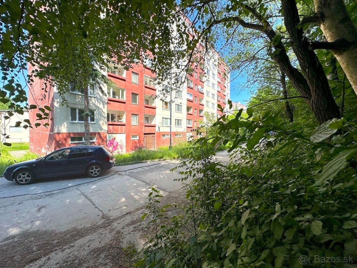 Handlová - 2.840 m2 pozemok na projekt - VÝSTAVBA DOMOV - 16