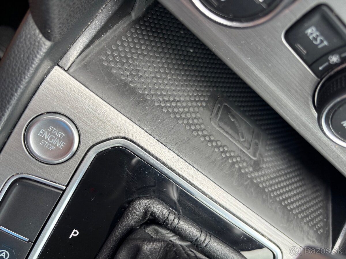 Volkswagen Passat Variant 2.0 TDI EVO Elegance DSG - 16