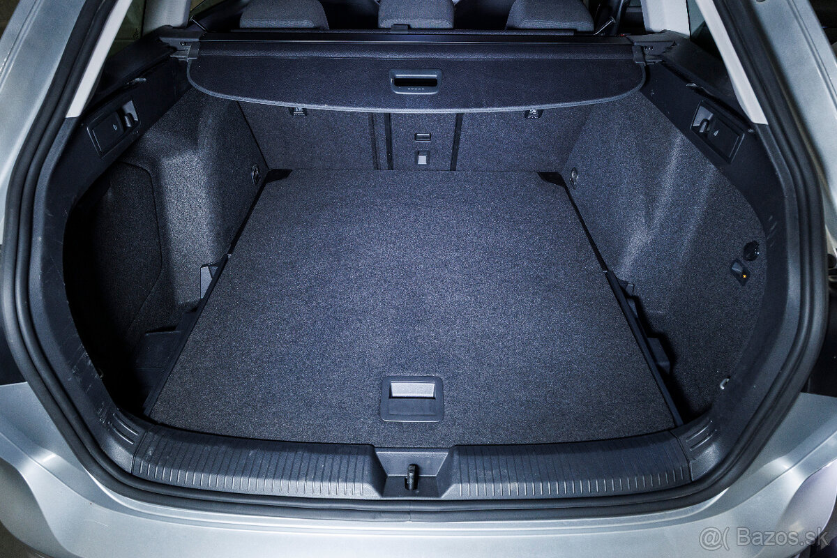 VW Golf Variant 2.0 TDI model 2022, manuál, ťažné, DPH - 16