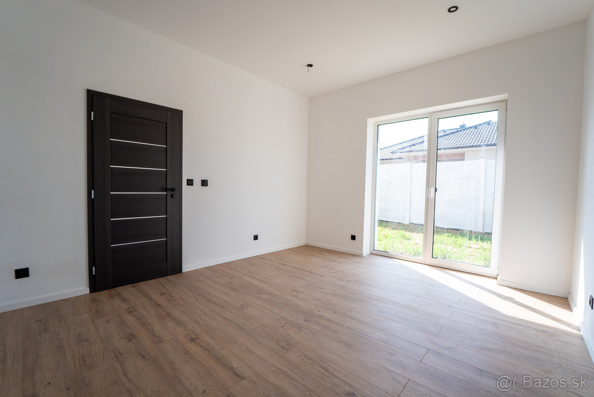 Na predaj 5-izbový rodinný dom v Moravanoch nad Váhom - 16