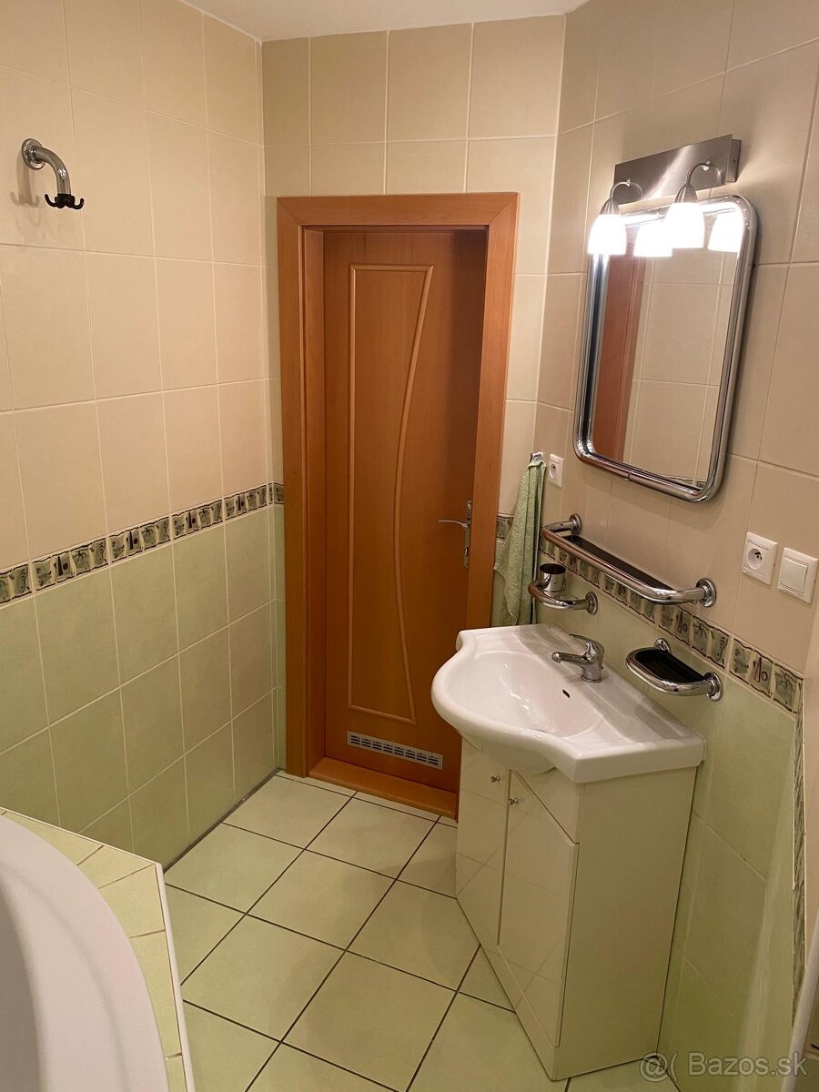 Na prenájom byt 3+1 s lodžiou na sídlisku Dr. Clementisa - 16