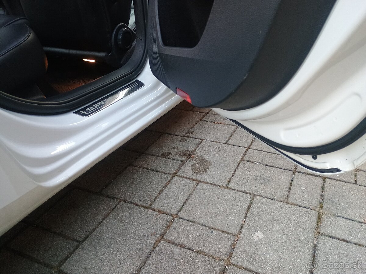 Škoda Superb - 16