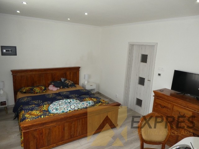 RK EXPRES - rodinný dom v Ráztočne, okres Prievidza. - 16