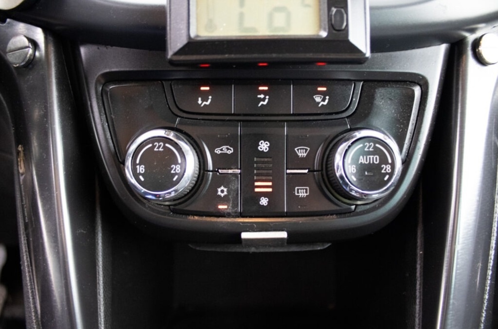 Opel Zafira 2013 - 16