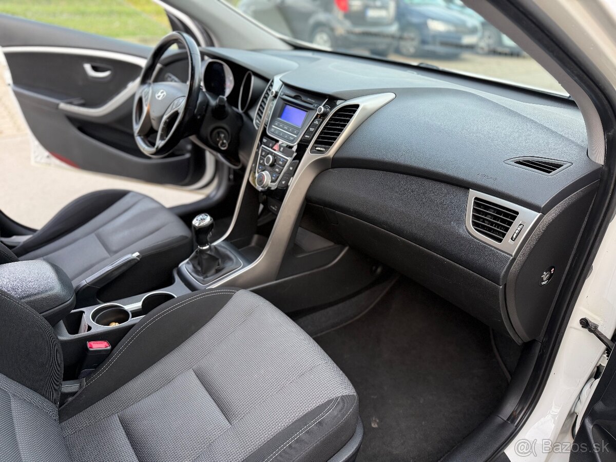 Hyundai i30 1.4i Benzin MPI DOHC CVVT Comfort//SK VOZIDLO// - 16