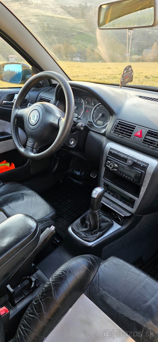 Škoda Octavia 1.8T 4x4 sedan - 16