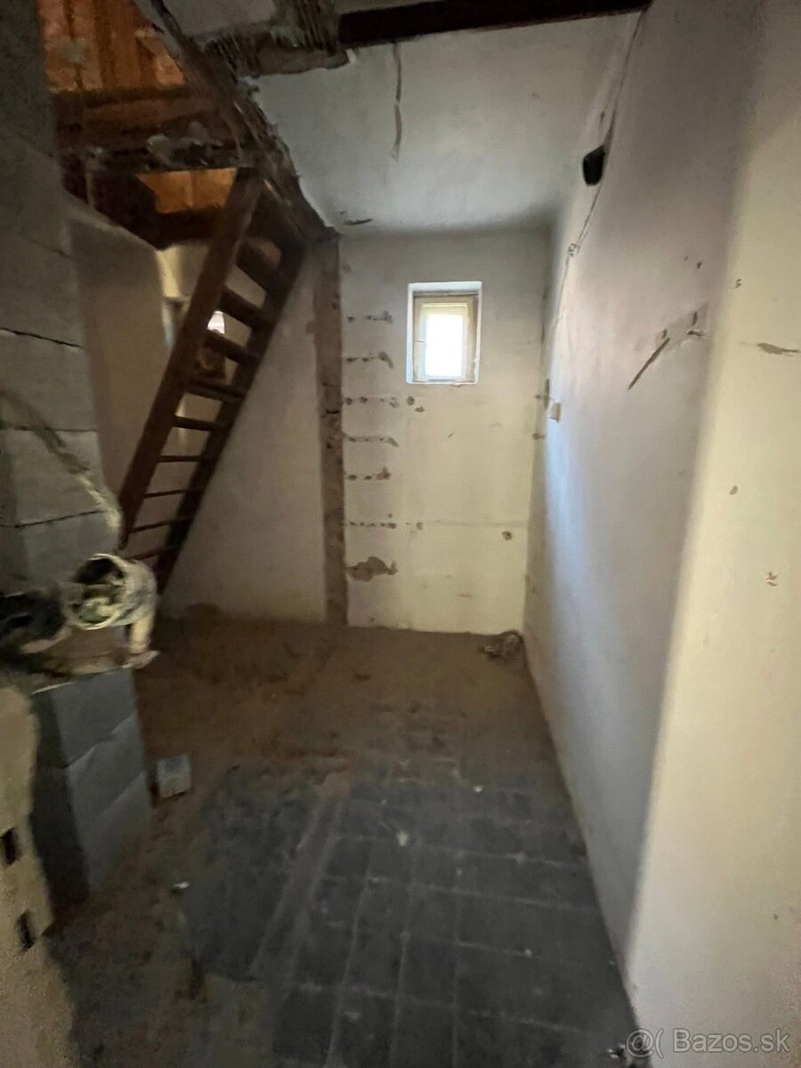 V Štúrove na predaj rozostavaný RD - 16