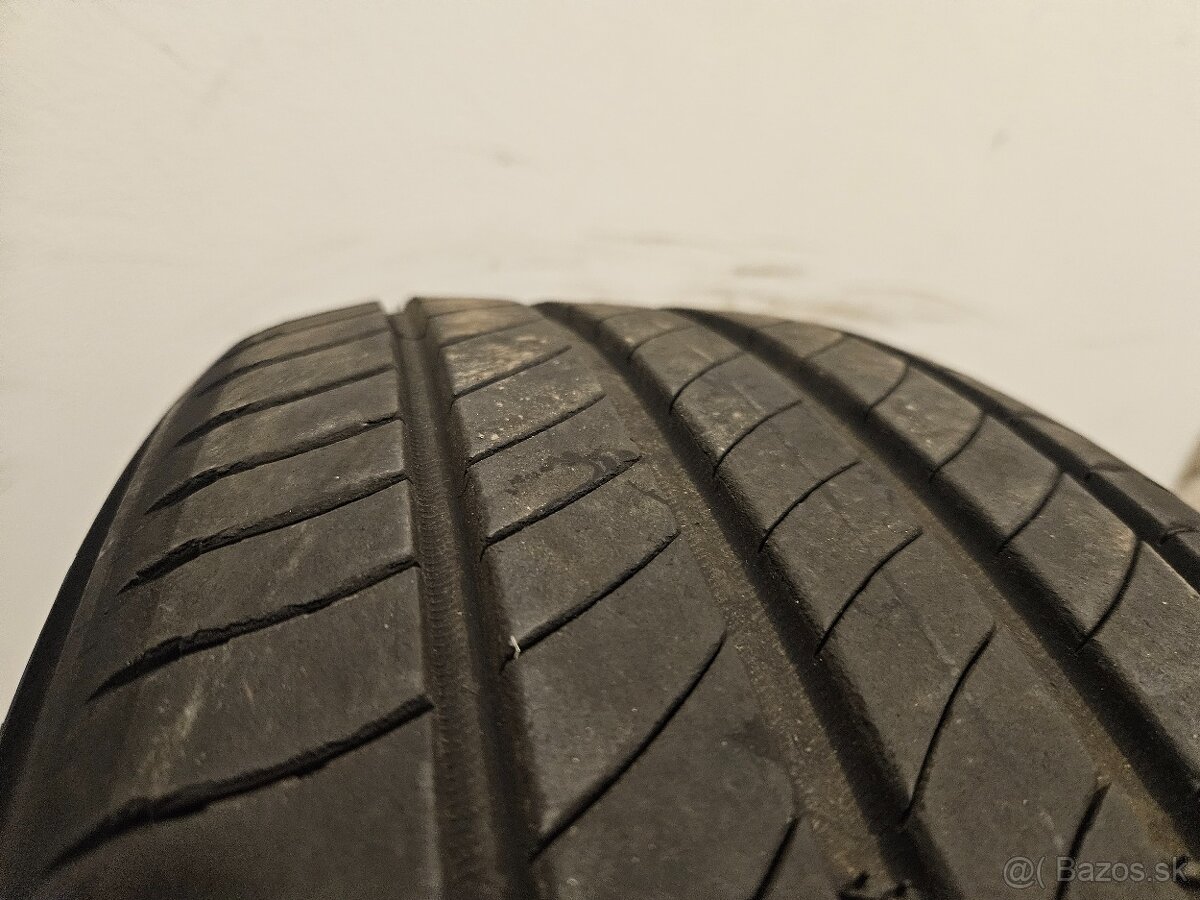 Letné pneu Michelin Primacy 4 - 235/45 r20 100V - 16