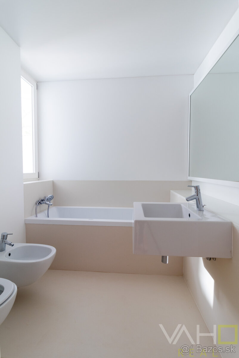 Luxusná dvojpodlažná vila na Madeire - 16