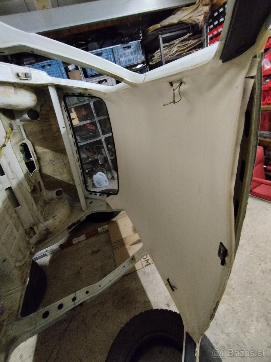 Karoséria Škoda 120 - 16