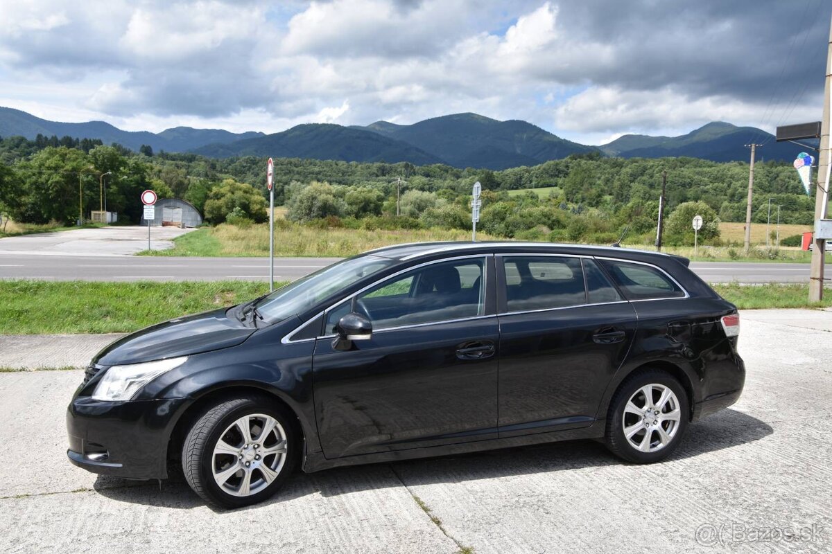 Toyota Avensis Combi - 16