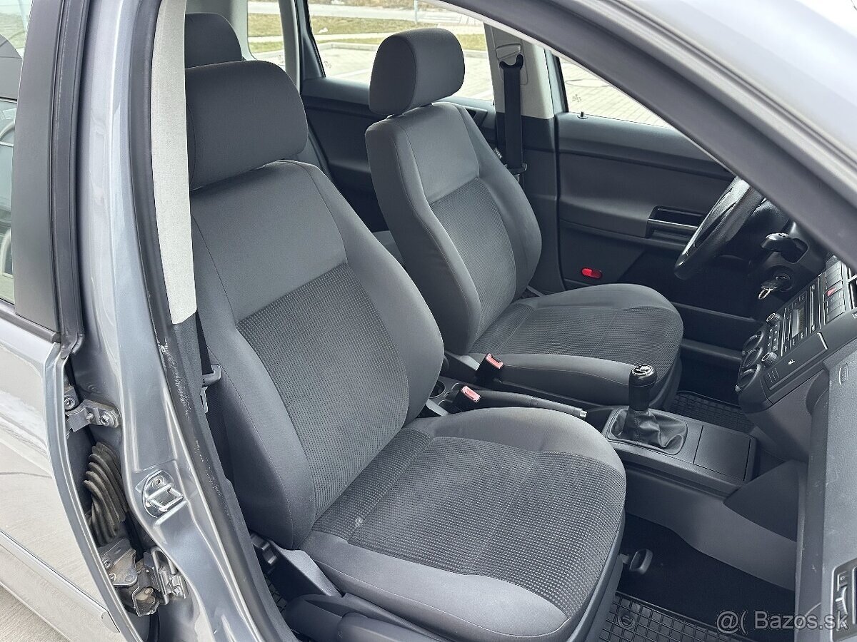 Volkswagen Polo 1.2 benzín 2009 - 16