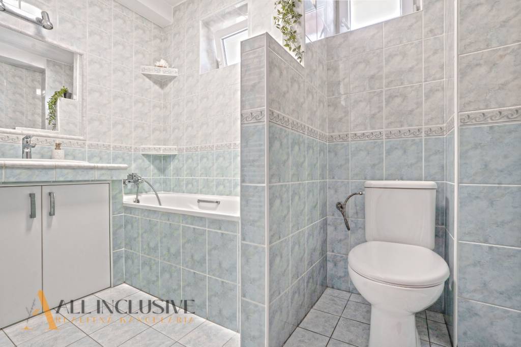 ALL INCLUSIVE | NA PREDAJ 5-IZBOVÝ RODINNÝ DOM, OHRADY - 16