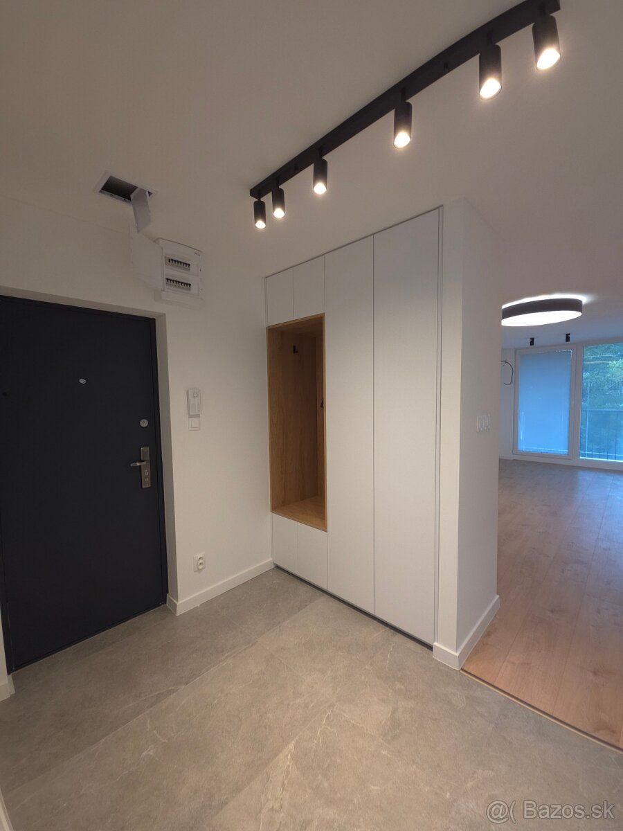 3iz. byt PREDAJ, MICHALOVSKÁ ul., TOP POLOHA - 16