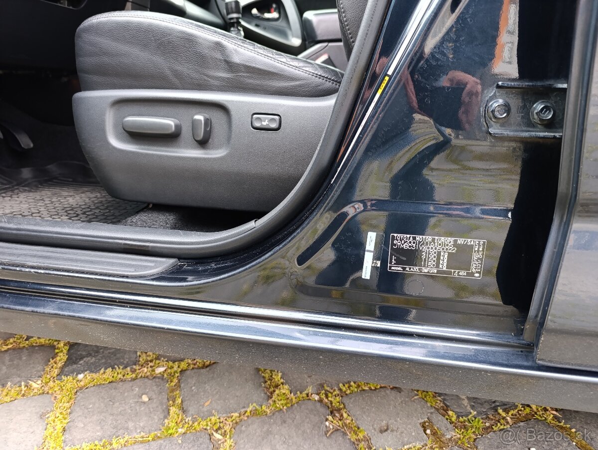 Toyota RAV4 4×4 2.2D-4D, Kamera , Navi, Koža - 16