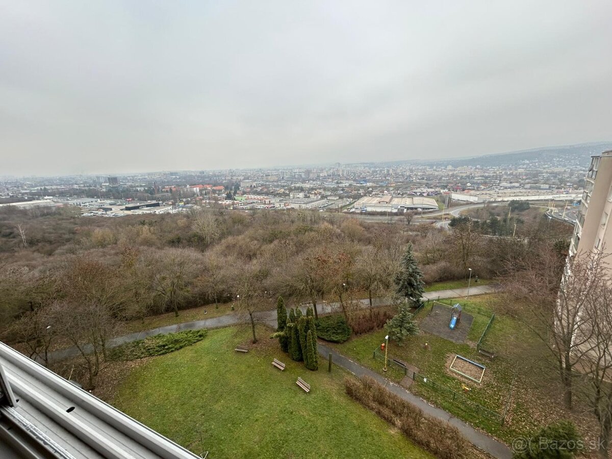 Štýlový, zrekonštruovaný 1,5-izbový byt. - 16