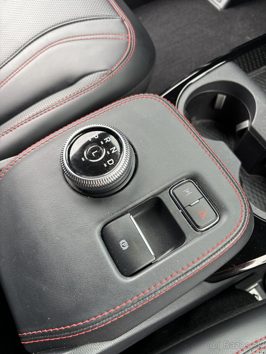 Mustang Mach-E 4x4 ER , 98 KWH , 351 koní odpočet DPH - 16