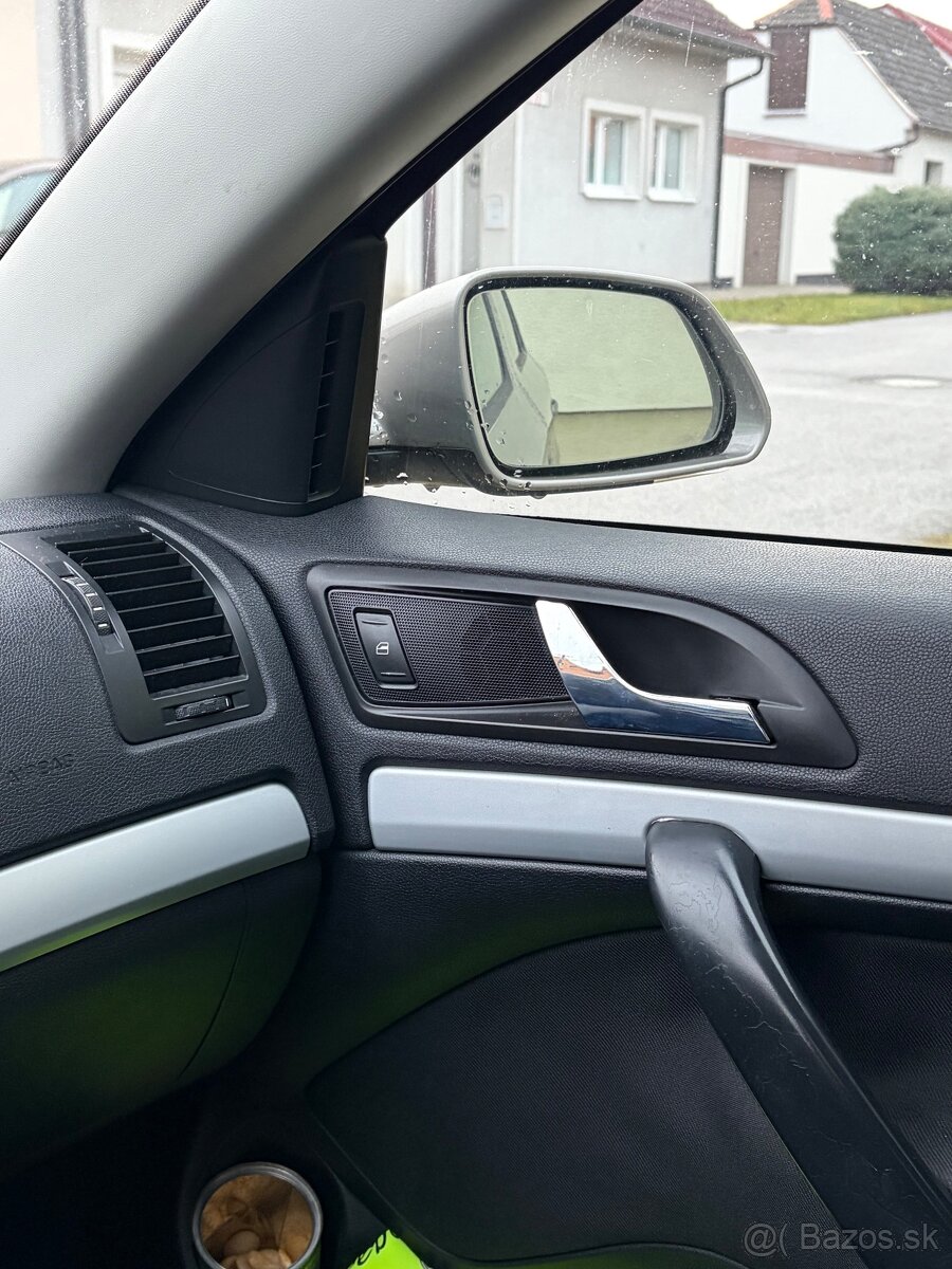 Predám škodu octavia Combi 2 - 16