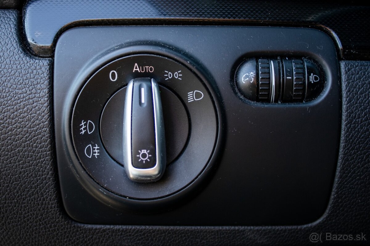 VW Golf Variant 2.0TDI Highline (2011) - 16