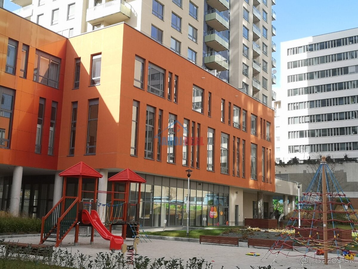 CITY PARK RUŽINOV pri APOLLO BC, TWIN CITY, OC CENTRÁL - 16