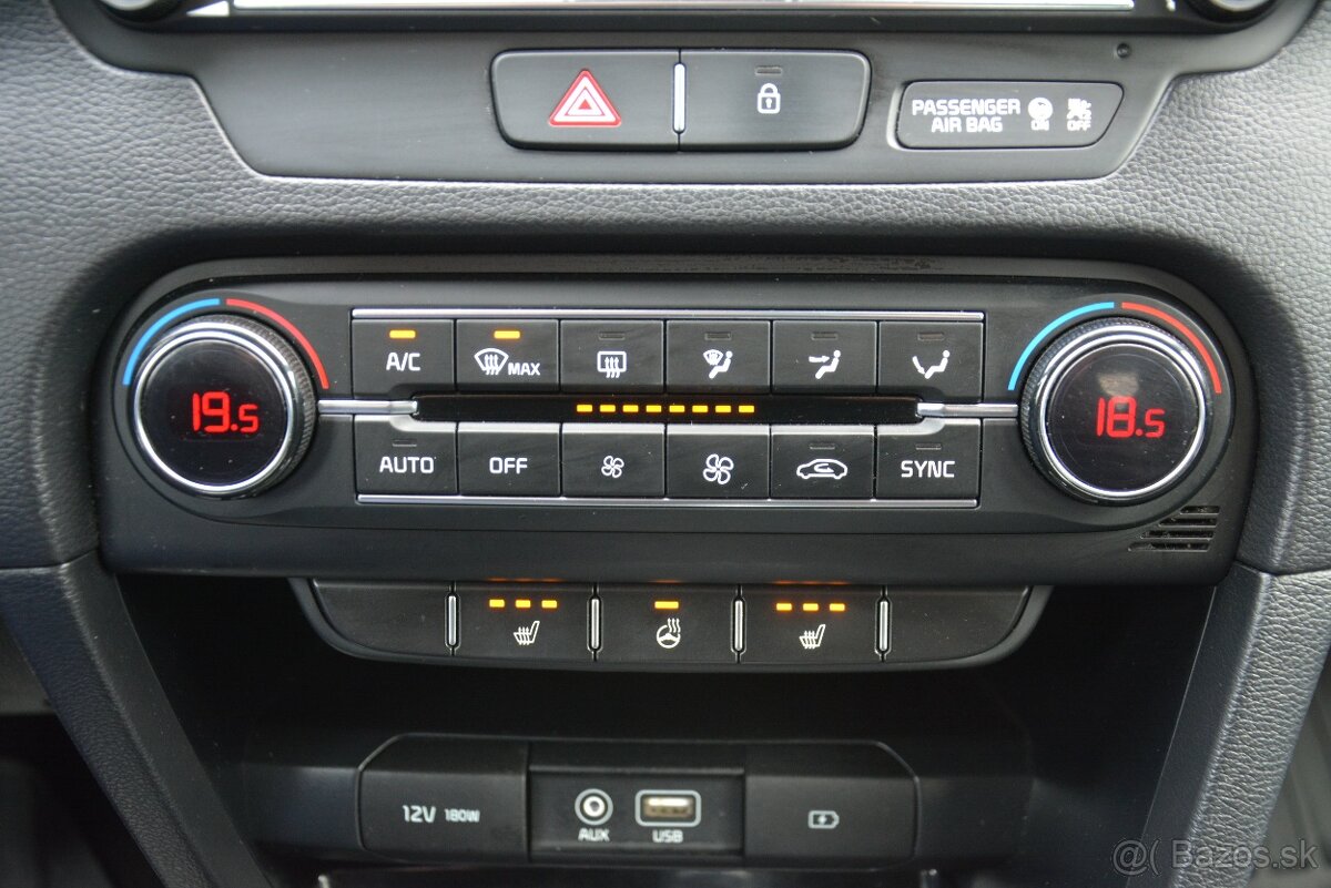 KIA Cee’d 1.60 CRDi, SR voz, 1. majiteľ, GOLD - 16