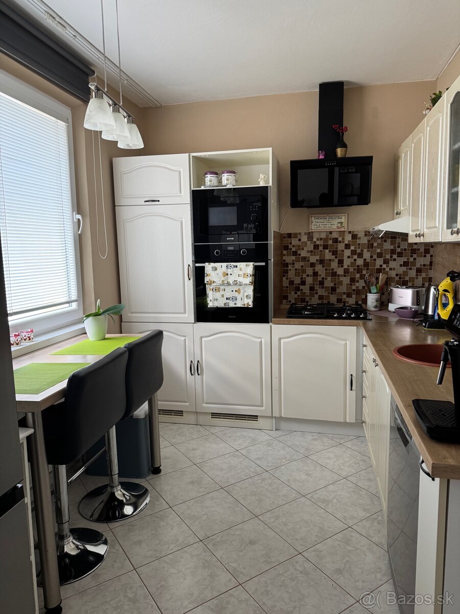 Súkromná inz. PREDÁM PEKNÝ 3i BYT ZVOLEN - 16