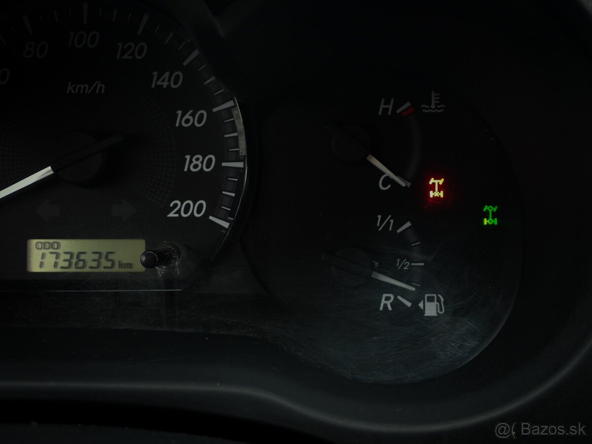 TOYOTA HILUX 2.5 D-4D 4x4 2014 - 173tis km- LED, ŤAŽNE, STK - 16