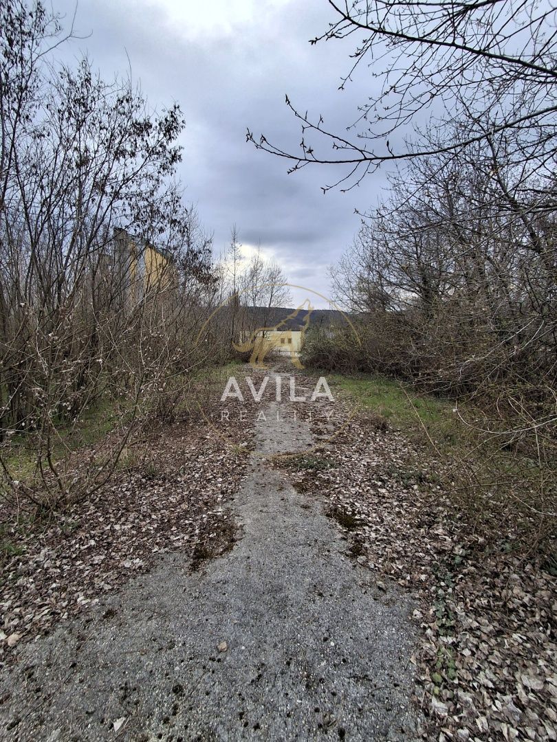 PREDAJ: 60€/m2 priemyselné pozemky s IS - 16