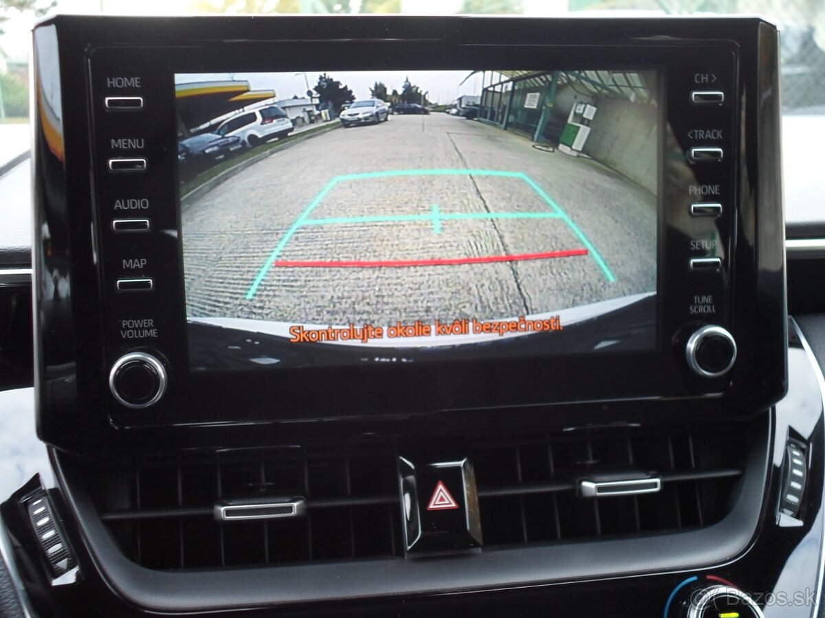 Toyota Corolla Combi 1.8 Hybrid e-CVT automat,kamera,navi,te - 16