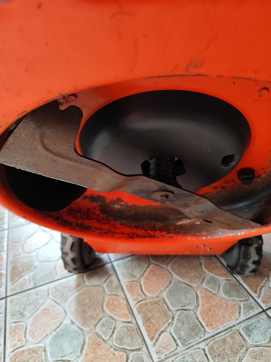 Kosačka Husqvarna,TORO - 16