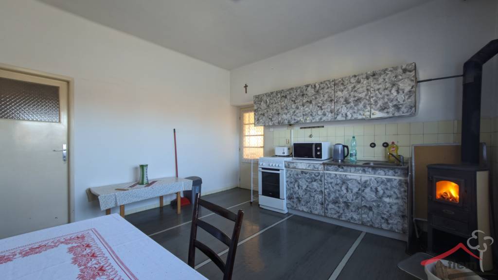 5-izbový rodinný dom na predaj v Hornom Ohaji, okr. NR, poze - 16