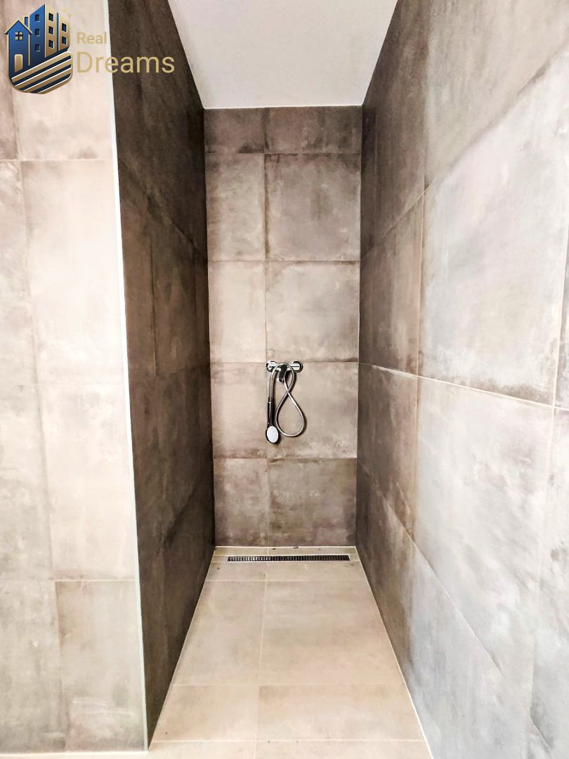 Priestranné novostavby 4-izbových rodinných domov v meste Ša - 16