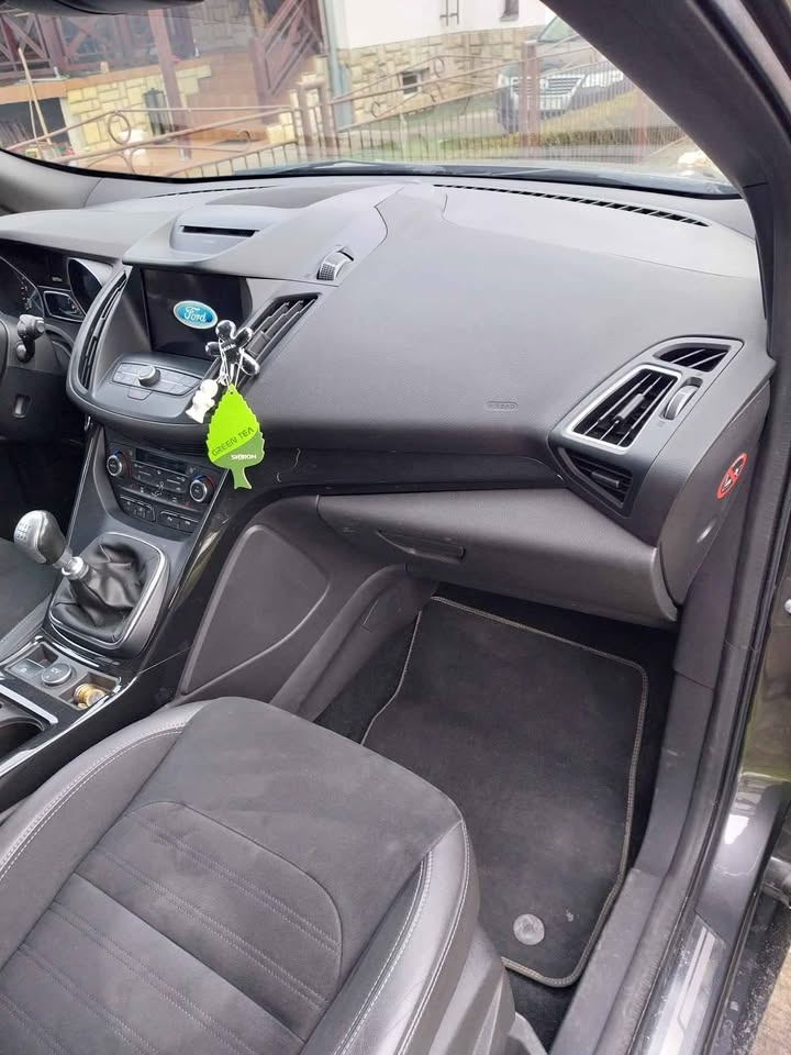 Ford Kuga ST Line - 16