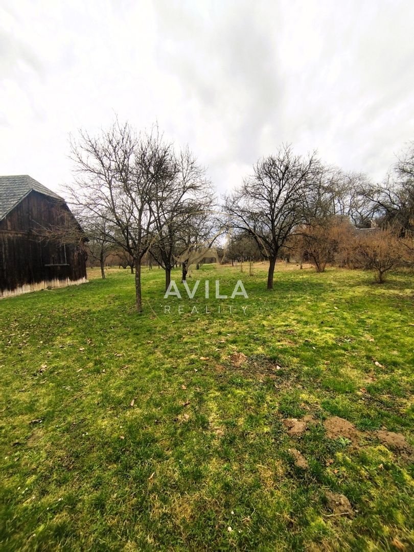 PREDAJ: rekreačný pozemok 6116m2 s chalupou-Prašník - 16