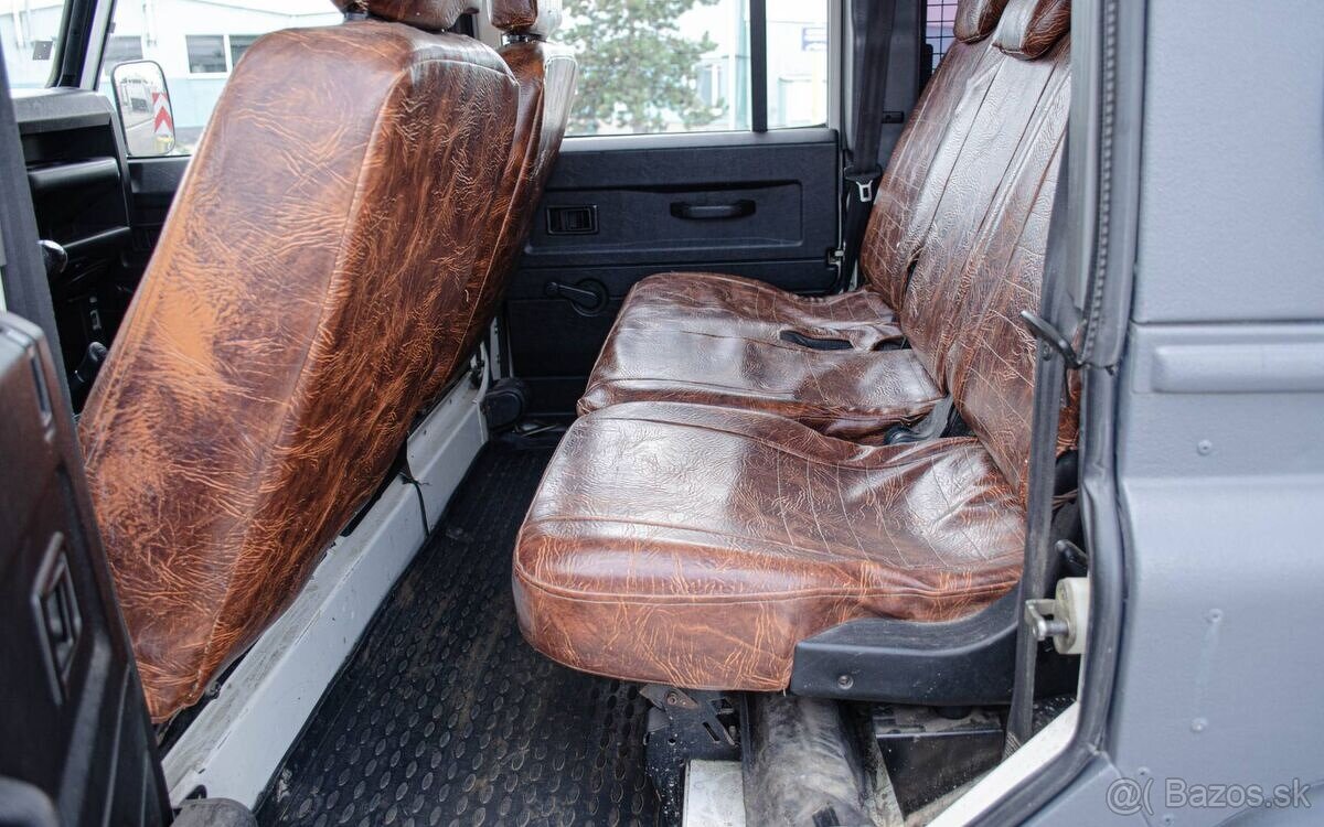 Land Rover Defender SW110 2.4 TD4 - 16