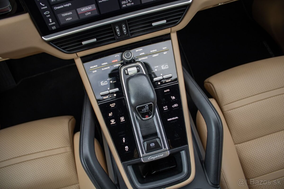 Porsche Cayenne E-Hybrid, plug-in hybrid - 16