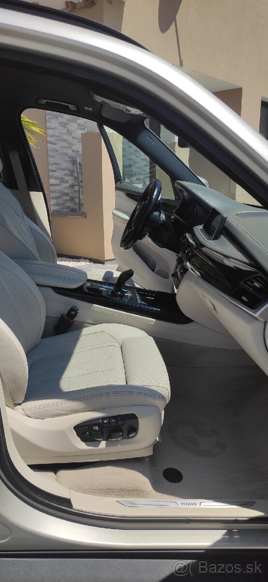BMW X5 5.0i f15 - 16