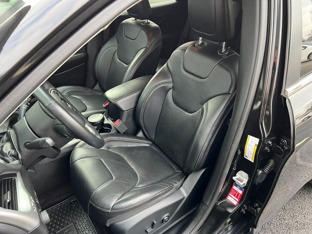 Jeep Cherokee 2.2 CRD 4x4, 88 000 km, ČR (Třinec) - 16