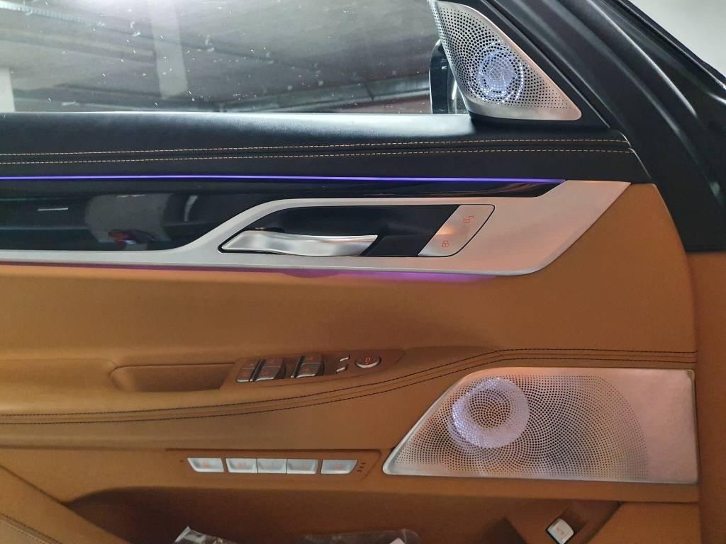 🔥 BMW 750Li xDrive INDIVIDUAL V8 MAX VÝBAVA 🔥 - 16