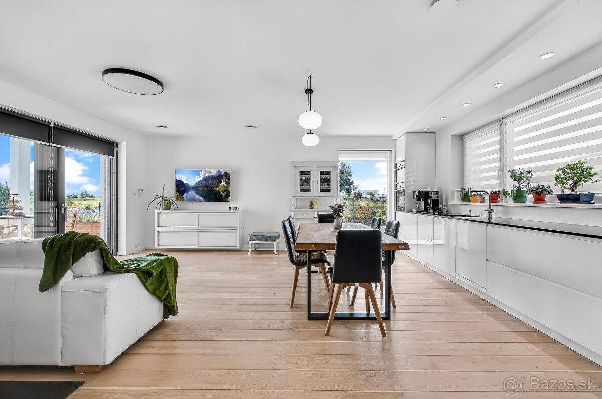 Slnečný RD s výhľadom na greeny v Residencii - 16