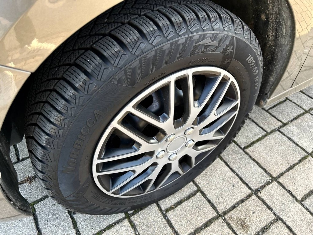 Citroën C-Elysée 2014 VTi 72 PureTech Attraction 128 tis.km - 16