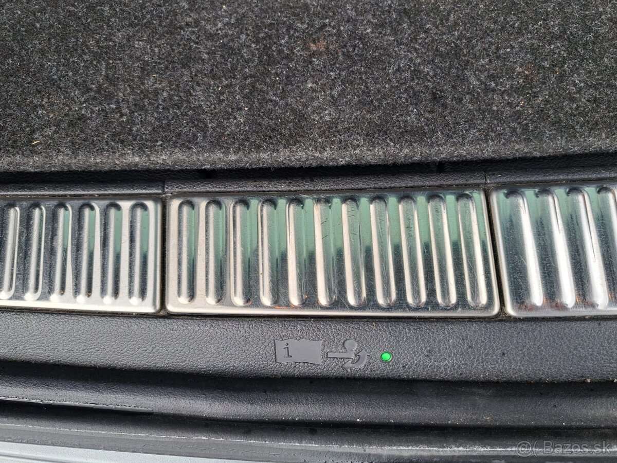 Škoda Superb Combi L&K nadštandardná výbava +kamera - 16