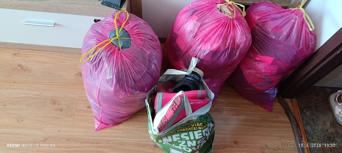 Predam dievcenske a chlapcenske oblecenie - 16