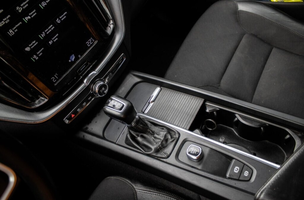 Volvo XC60 D4 Momentum, 140kW (2019) - 16