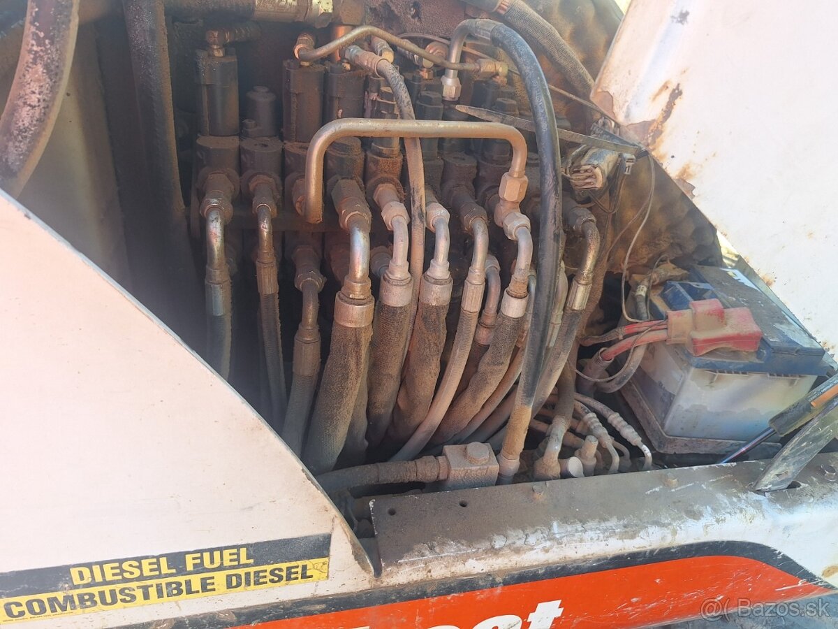 BOBCAT 328 - 16