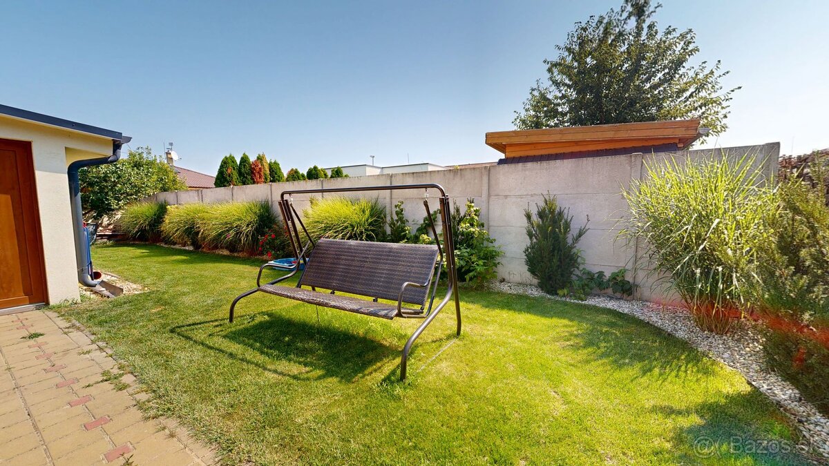 Na predaj 4-izbový bungalov s garážou a krytou terasou – Hru - 16